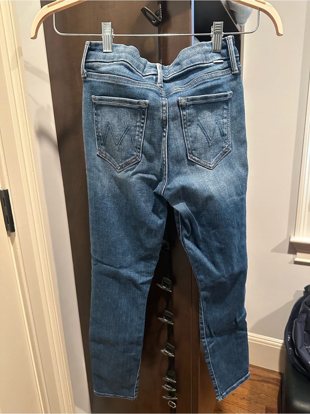 MOTHER Skinny High-Rise Jeans in Medium Blue Wash